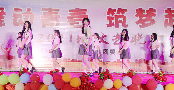 向快乐出发 21会计1.JPG