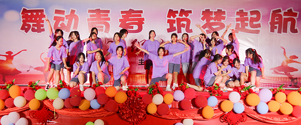 阳光男孩阳光女孩 21幼儿保育2.JPG