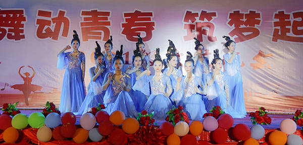 象山水月 21幼儿保育4.JPG