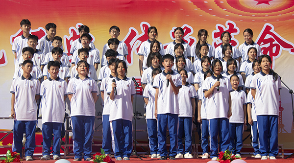 23平面2班 保卫黄河~1.jpg