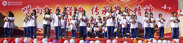 22会计3班 紫荆花盛开.jpg