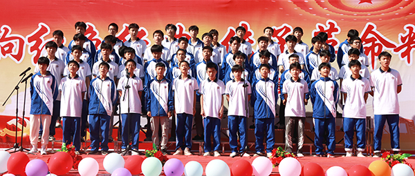 23汽修2班 歌唱祖国.JPG